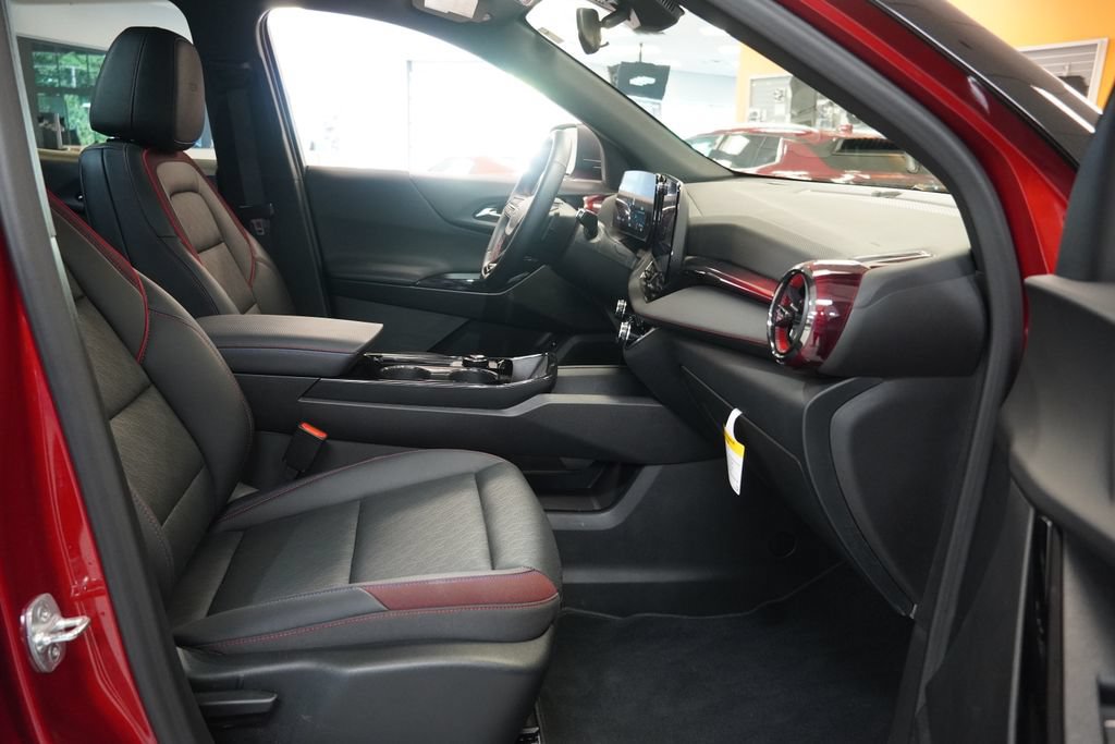 New 2026 Chevrolet Equinox RS w/ LPO, Floor Liner Package AWD/4WD image 38