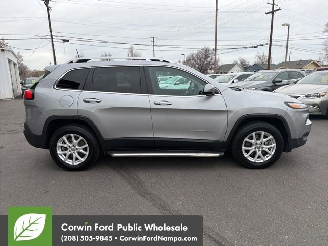 Used 2018 Jeep Cherokee Latitude Plus w/ Cold Weather Group image 4