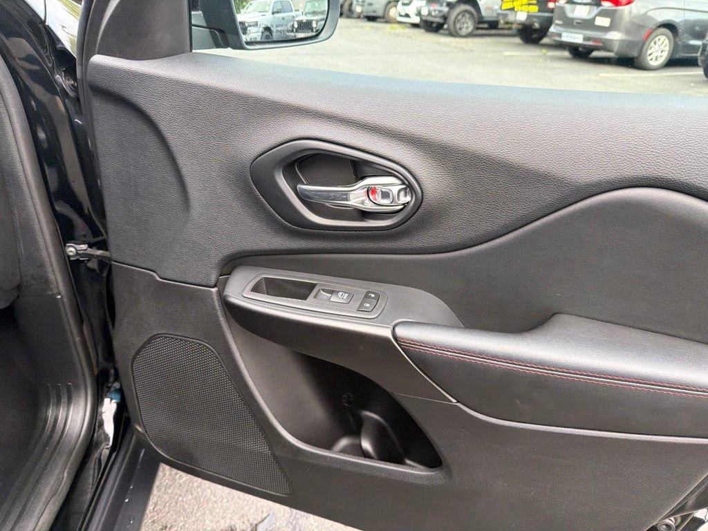 Used 2022 Jeep Cherokee Trailhawk w/ Sun, Sound & Nav Group AWD/4WD image 49