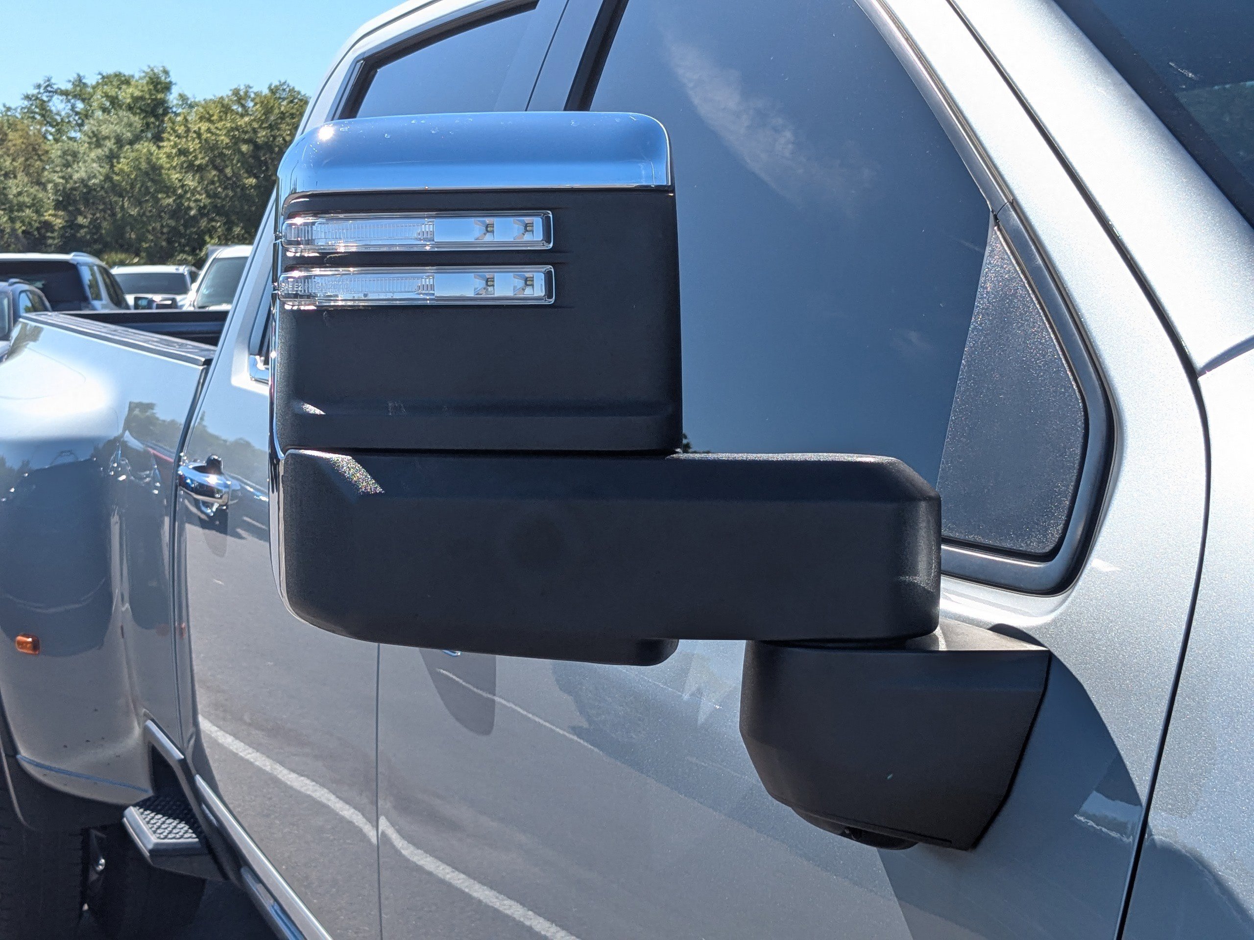 Used 2024 Chevrolet Silverado 3500 High Country w/ High Country Premium Package image 11