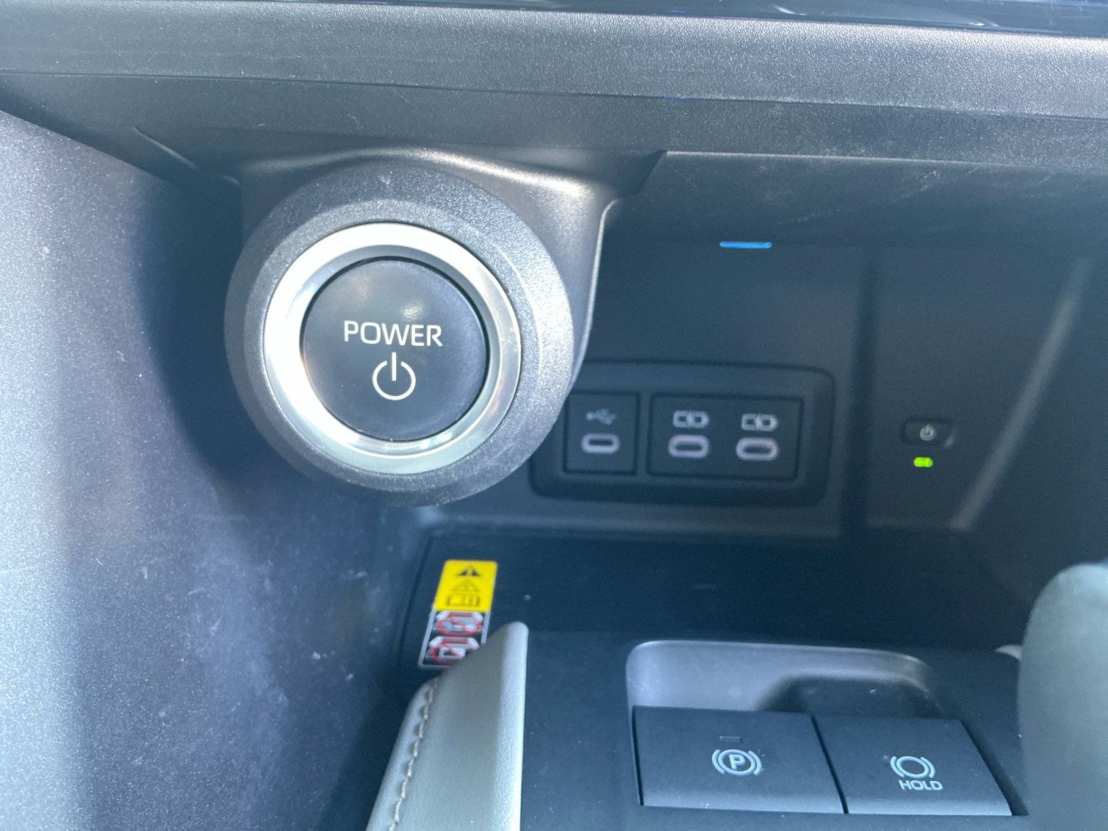 Certified 2024 Toyota Venza LE AWD/4WD image 29