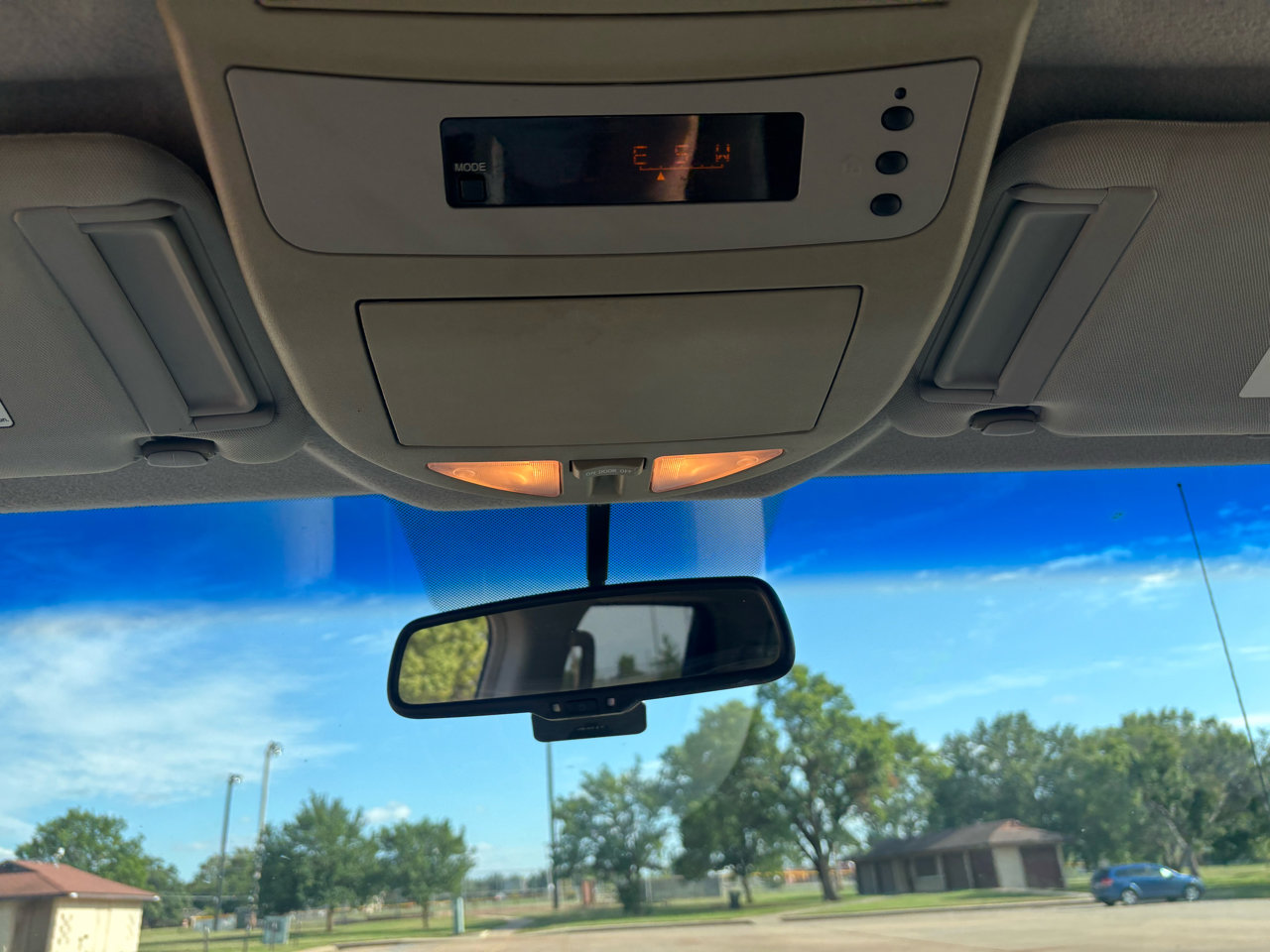 Used 2006 Nissan Titan LE w/ (T01) Tow Pkg image 19