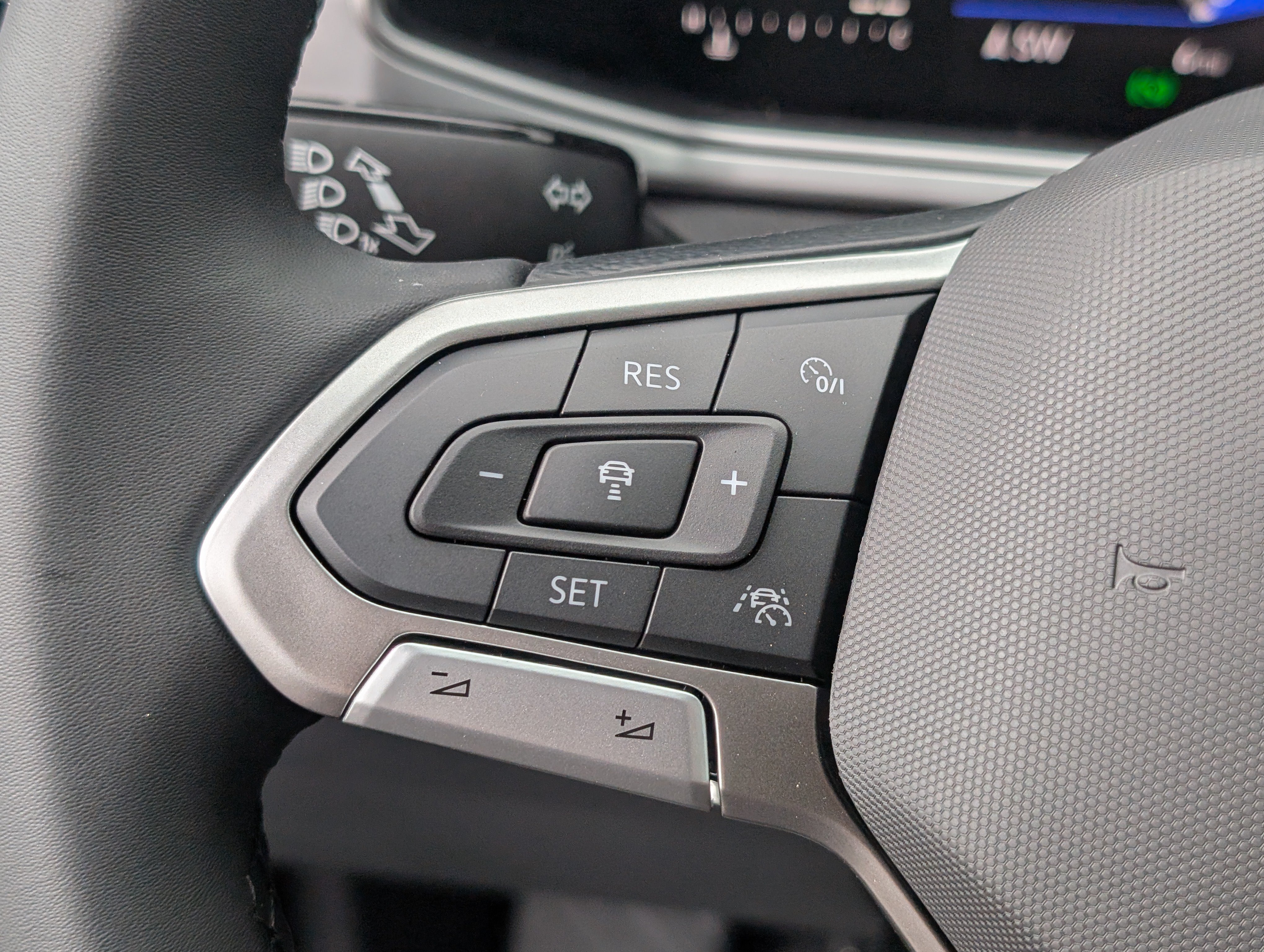 New 2027 Volkswagen Taos Sport AWD/4WD image 18