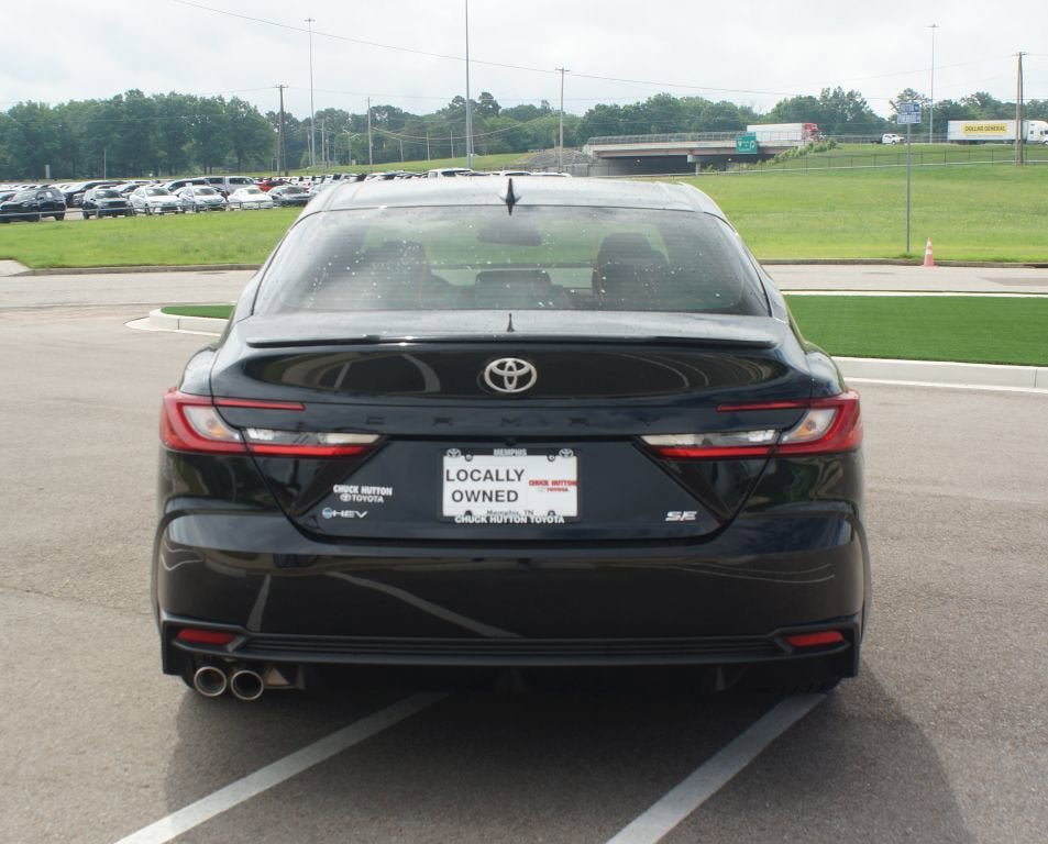 Used 2026 Toyota Camry SE FWD image 3