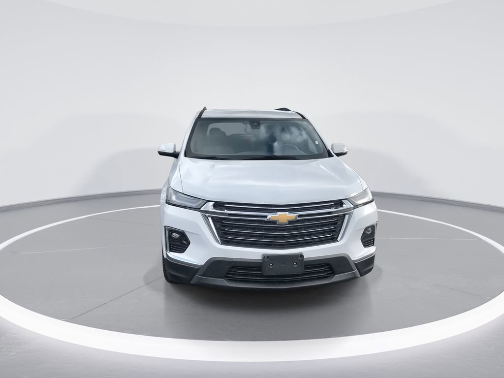 Used 2023 Chevrolet Traverse LT image 3