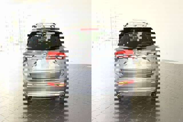 Used 2019 Buick Envision Premium w/ Driver Confidence Package image 4