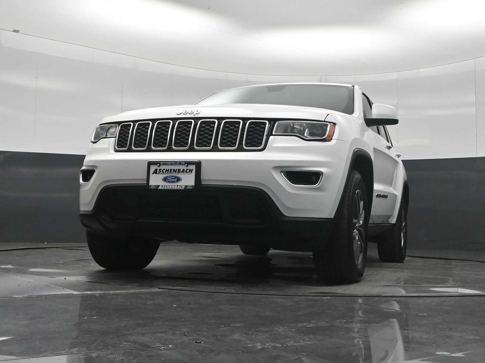 Used 2018 Jeep Grand Cherokee Laredo AWD/4WD image 39