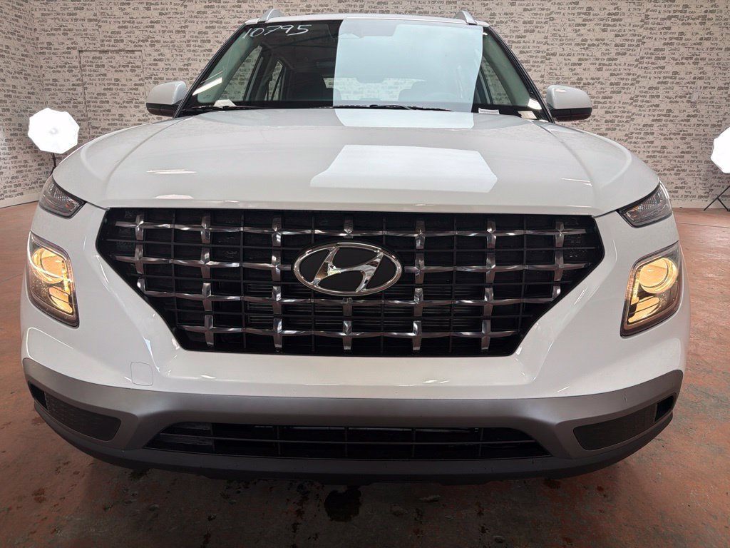 New 2026 Hyundai Venue SEL FWD image 2