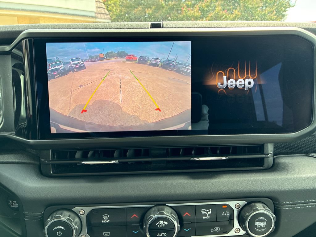 Used 2024 Jeep Wrangler Unlimited Rubicon AWD/4WD image 21