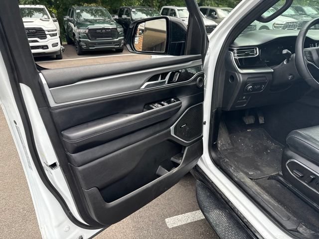 Used 2024 Jeep Wagoneer Series II AWD/4WD image 15