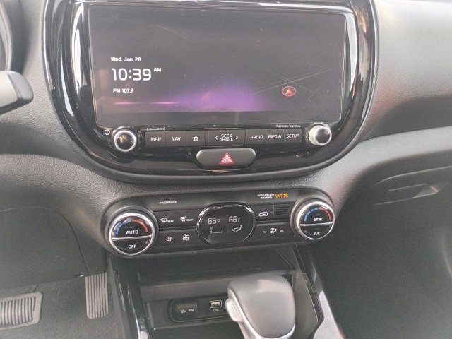 Used 2025 Kia Soul GT-Line w/ GT-Line Technology Package image 22