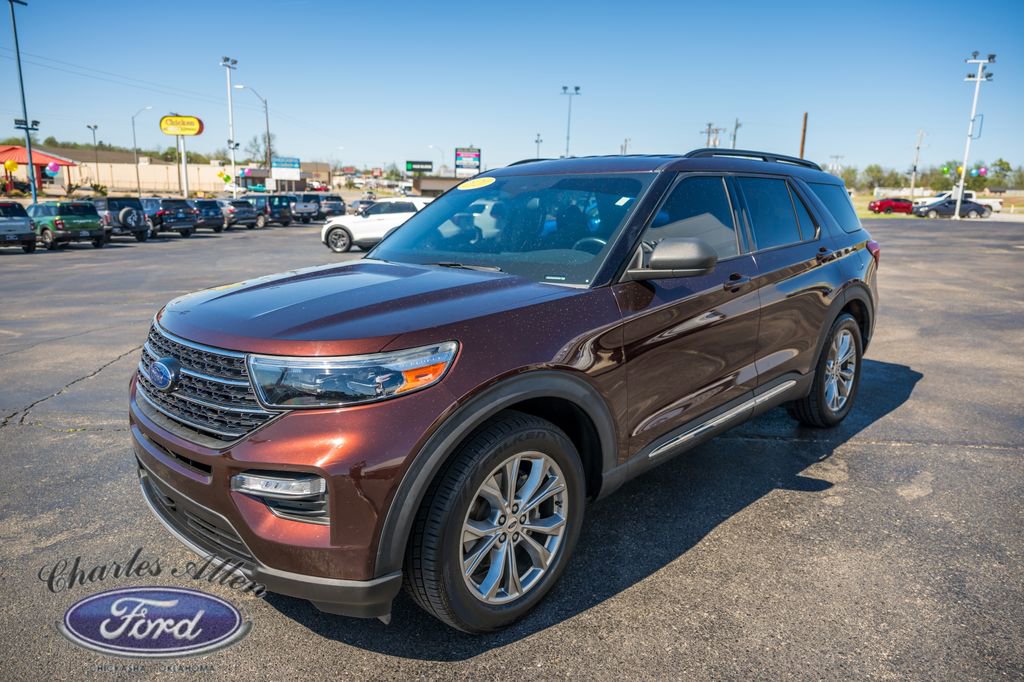 Used 2020 Ford Explorer XLT w/ Equipment Group 202A RWD image 3