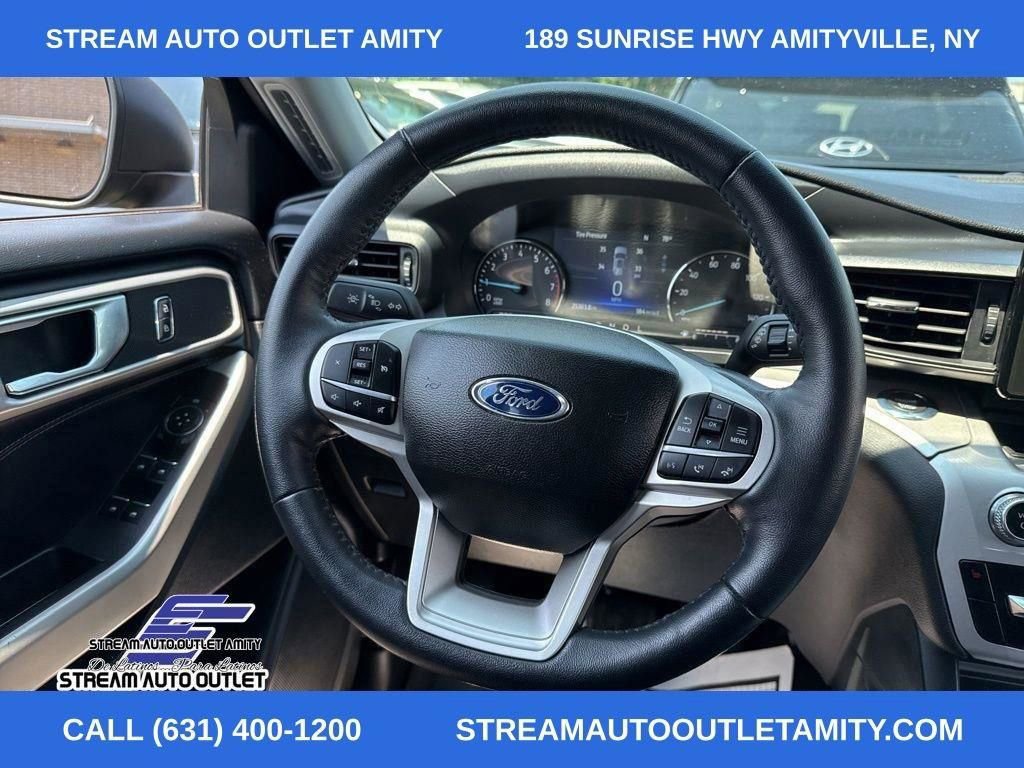Used 2022 Ford Explorer XLT image 28