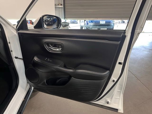 Used 2023 Honda HR-V LX image 12