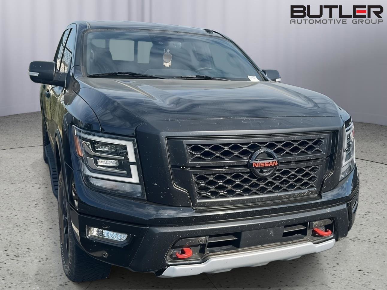 Used 2020 Nissan Titan PRO-4X w/ Pro-4x Convenience Package image 4