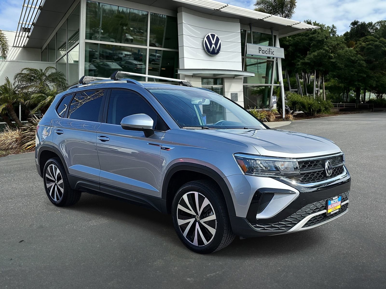 Used 2022 Volkswagen Taos SE image 3