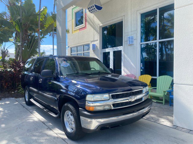 Used 2003 Chevrolet Suburban LS image 2