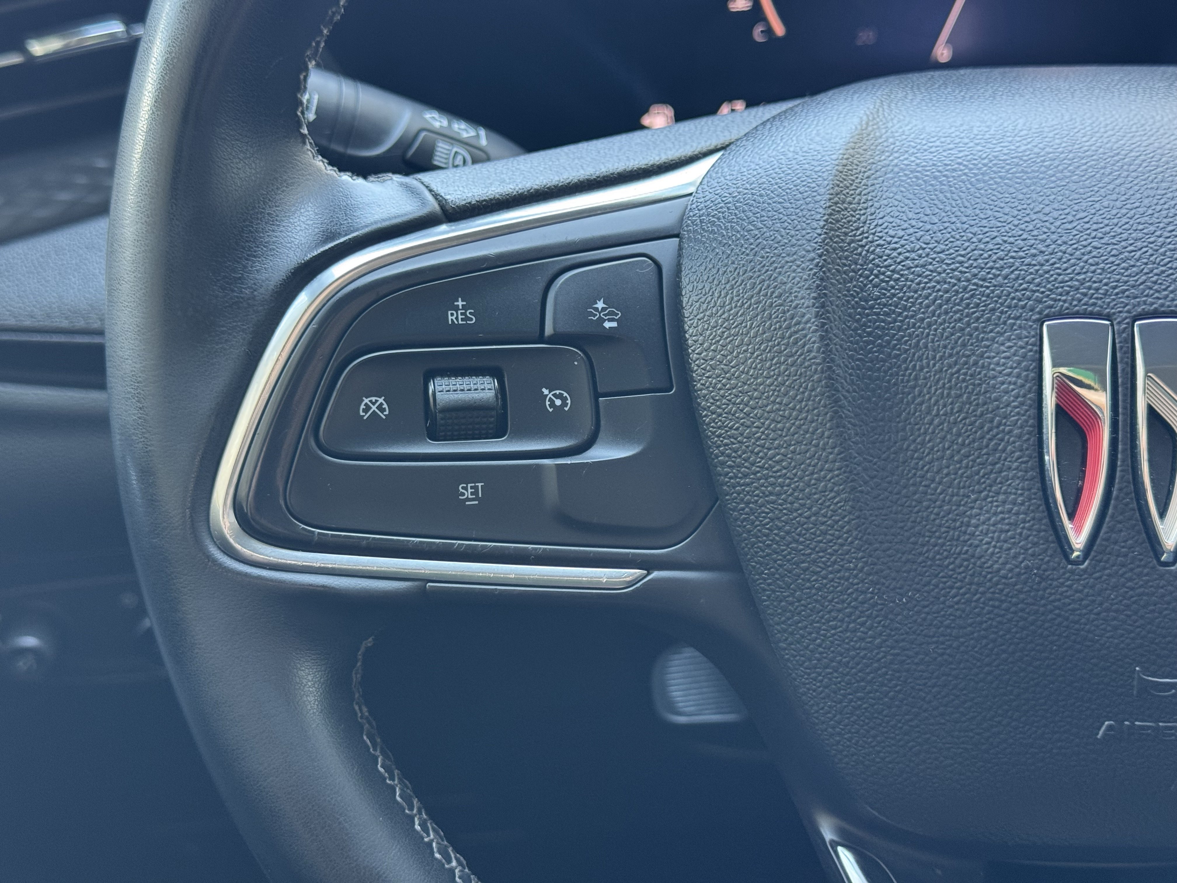 Used 2024 Buick Encore GX Preferred FWD image 31