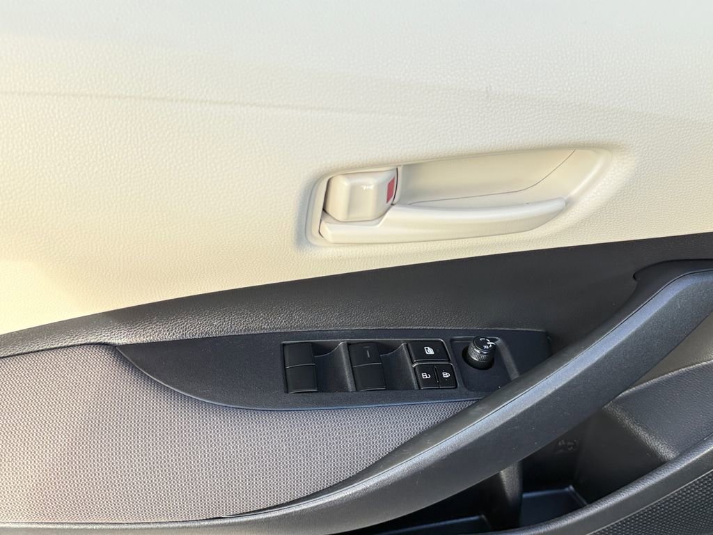 Used 2024 Toyota Corolla LE image 11