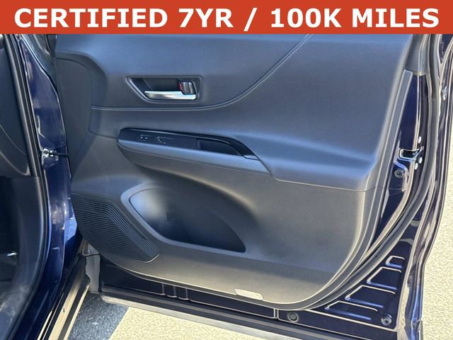 Used 2024 Toyota Venza LE AWD/4WD image 8