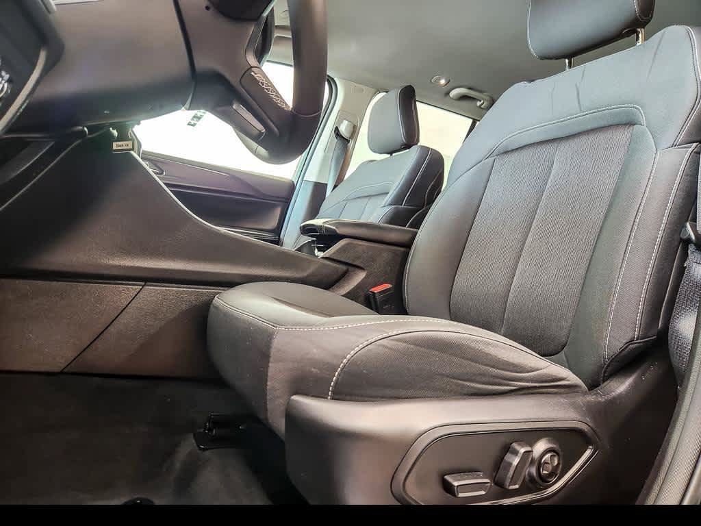 Used 2023 Jeep Grand Cherokee Laredo AWD/4WD image 9