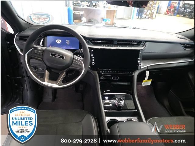 New 2026 Jeep Grand Cherokee Altitude AWD/4WD image 10