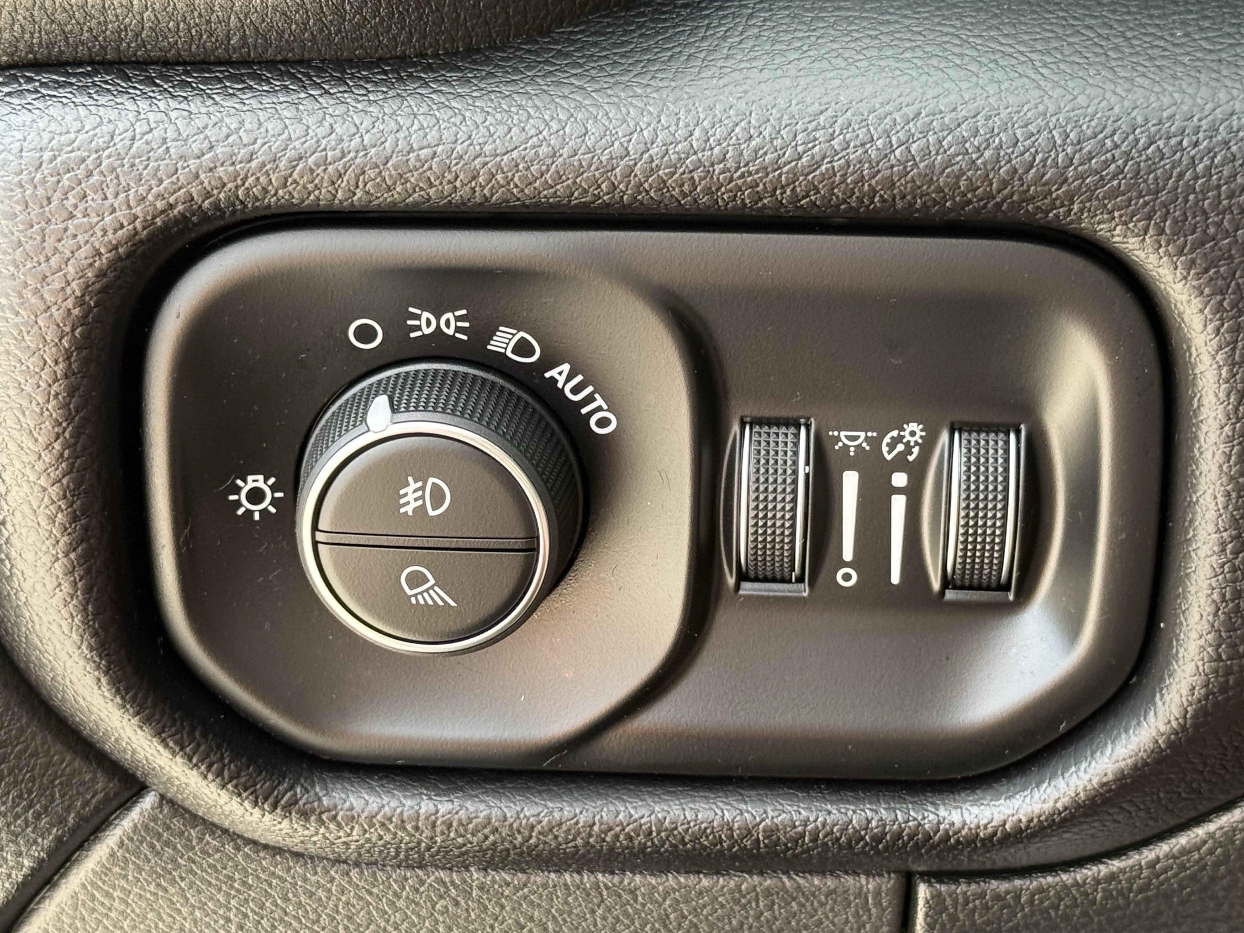 Used 2024 RAM 2500 Laramie image 25