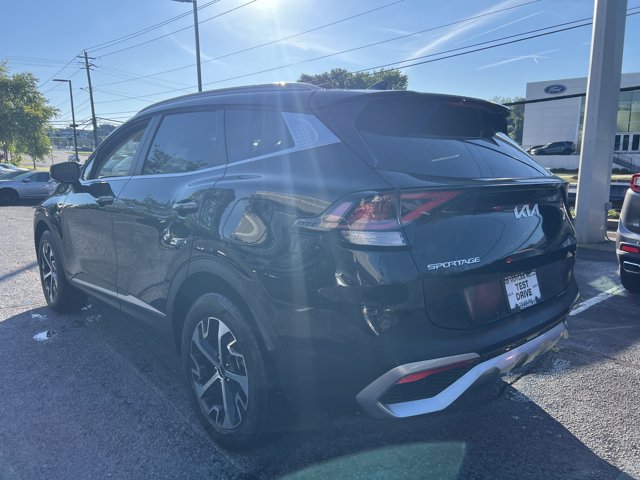 Used 2024 Kia Sportage EX AWD/4WD image 3