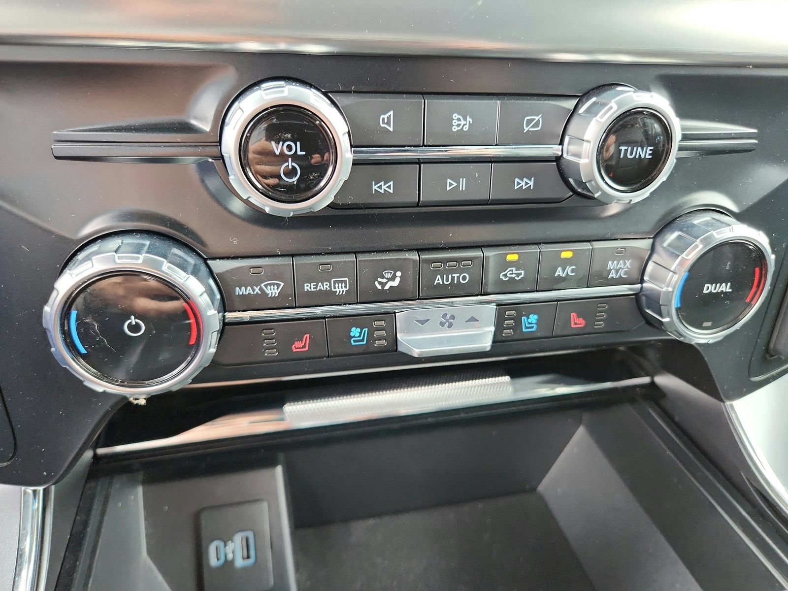 Used 2023 Ford F150 Lariat AWD/4WD image 21