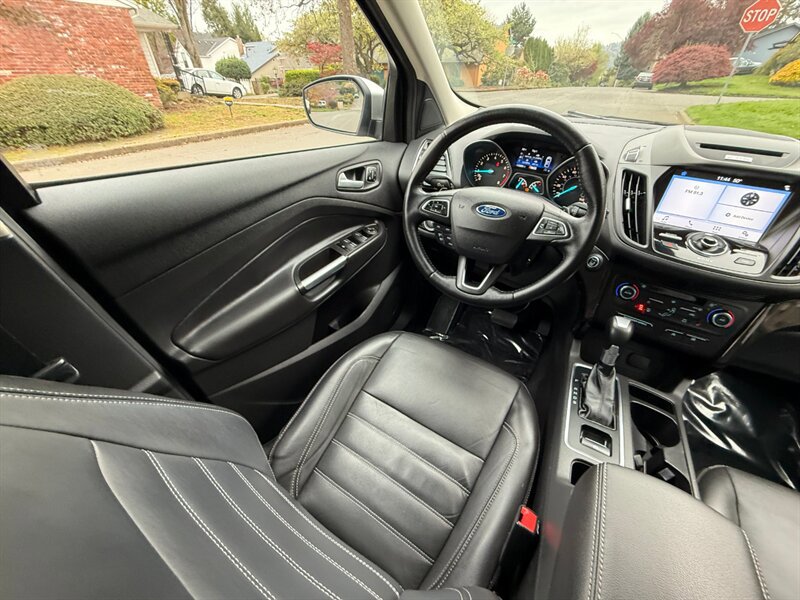 Used 2017 Ford Escape Titanium AWD/4WD image 19