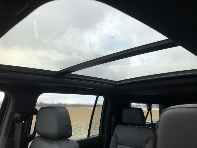 Used 2022 Chevrolet Suburban Z71 w/ Z71 Off-Road Package image 32