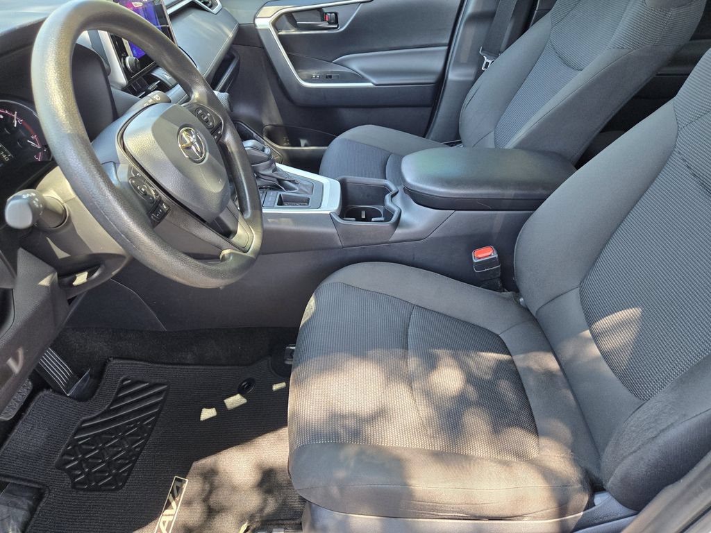 Used 2024 Toyota RAV4 LE FWD image 7