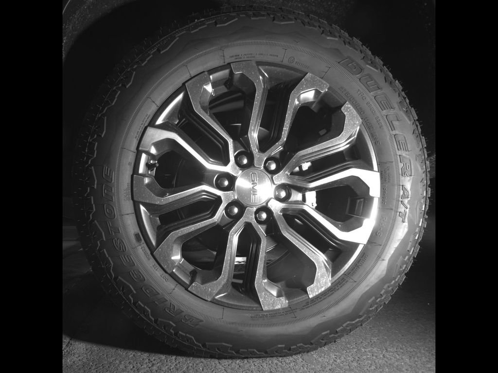 New 2026 GMC Canyon Denali image 10