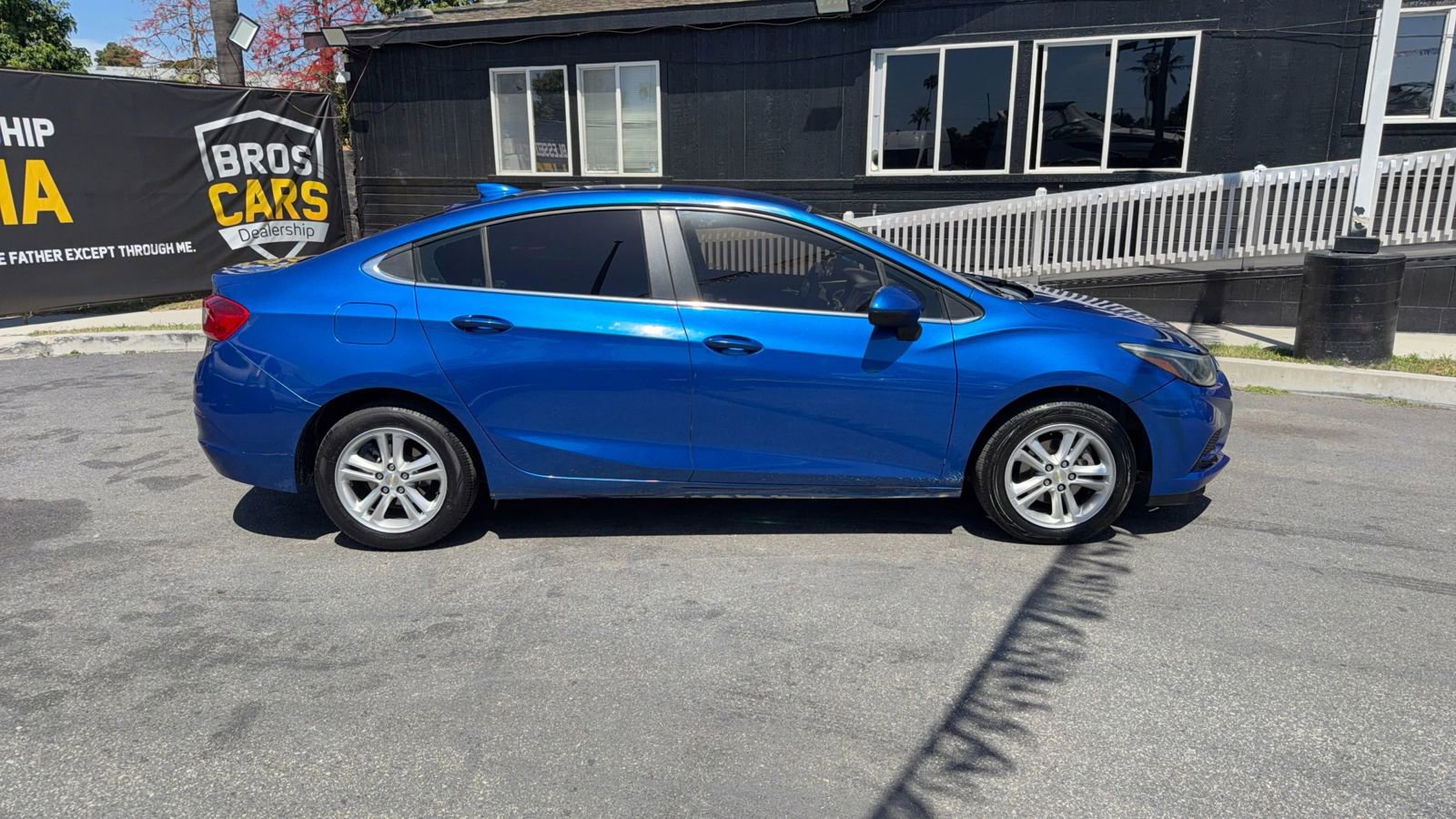 Used 2017 Chevrolet Cruze LT w/ Convenience Package image 9