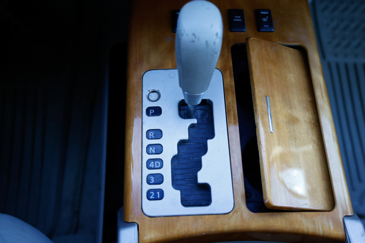 Used 2004 INFINITI QX56 2WD w/ Smart Vision Pkg image 37