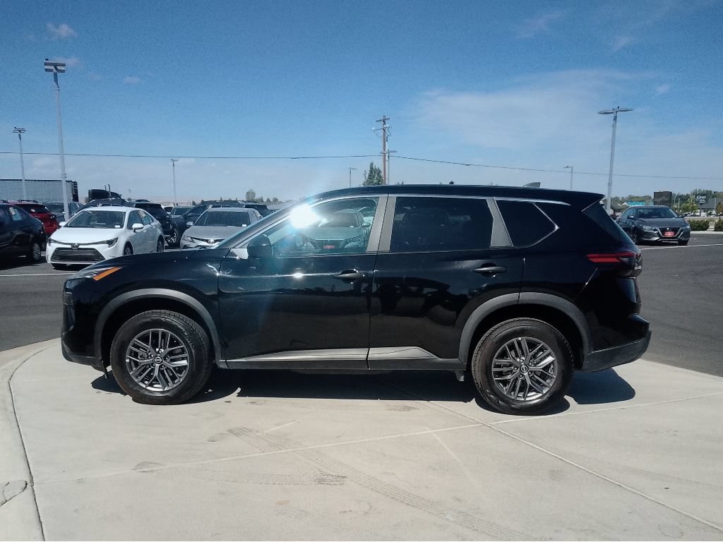 Used 2024 Nissan Rogue S AWD/4WD image 6