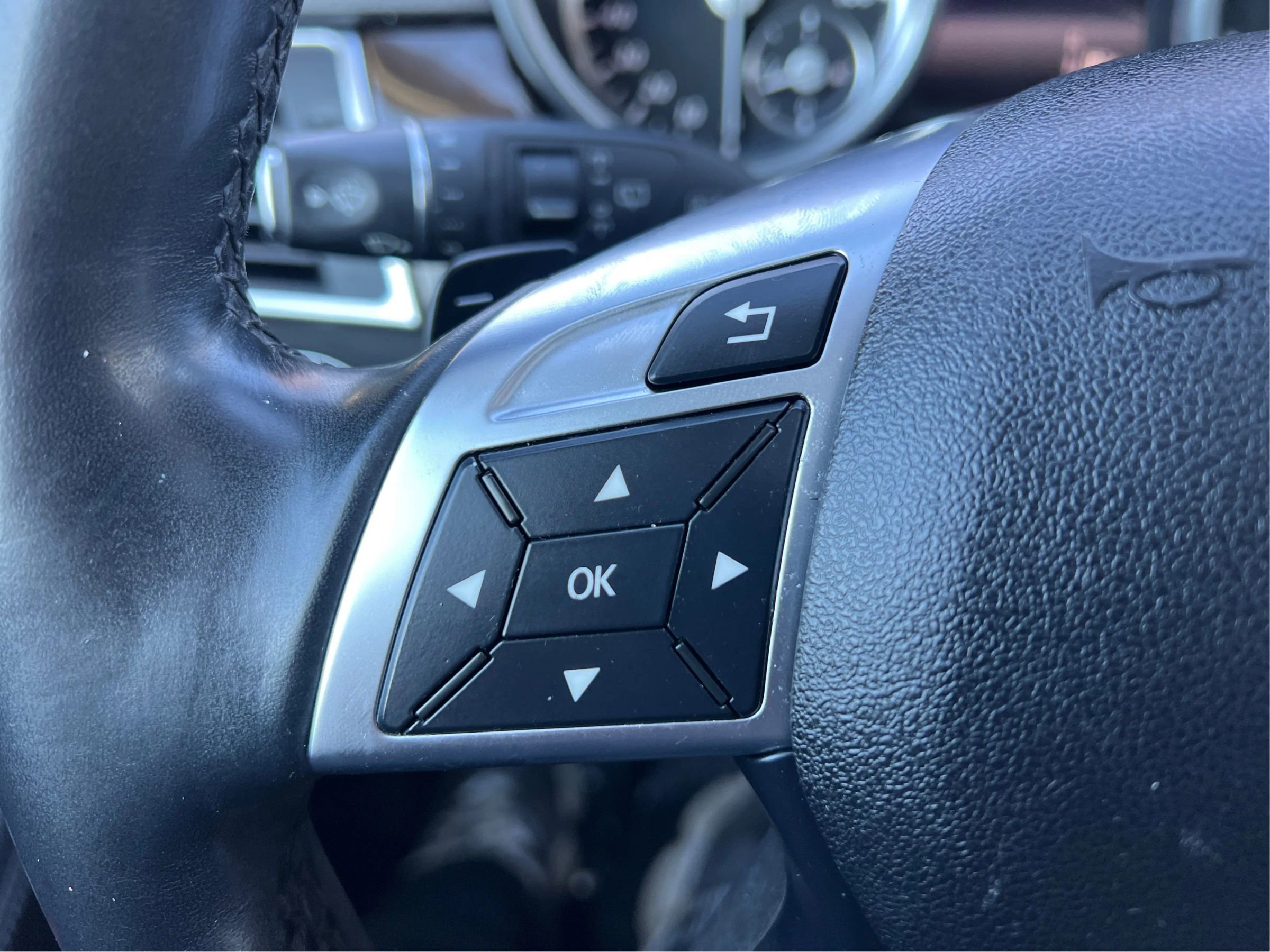 Used 2015 Mercedes-Benz ML 350 4MATIC image 33