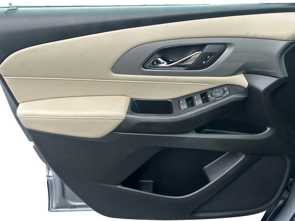 Used 2023 Chevrolet Traverse LS w/ Safety Package image 17