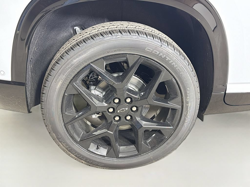 New 2026 Chevrolet Traverse RS w/ LPO, Floor Liner Package AWD/4WD image 28