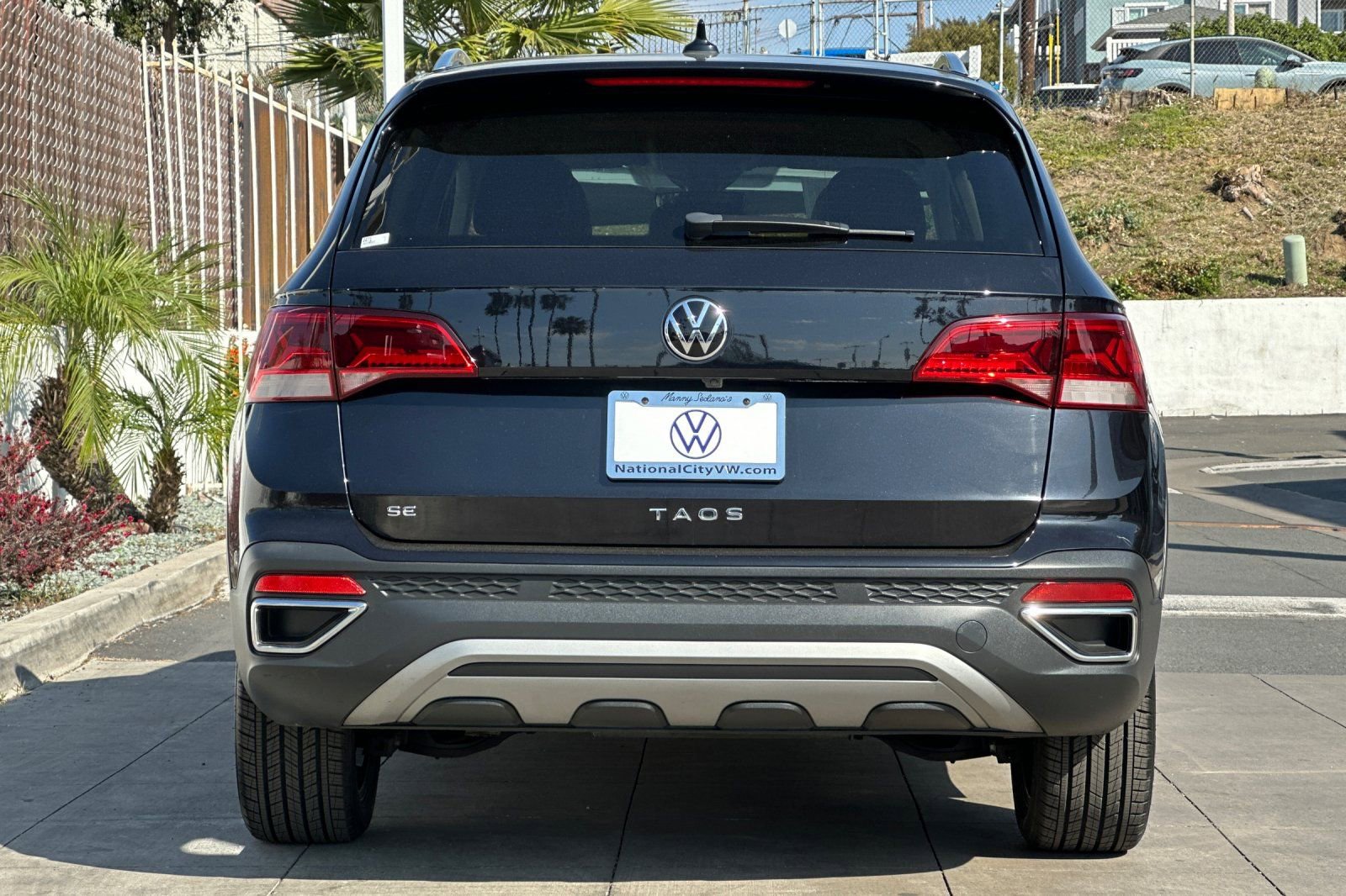Certified 2023 Volkswagen Taos SE image 5