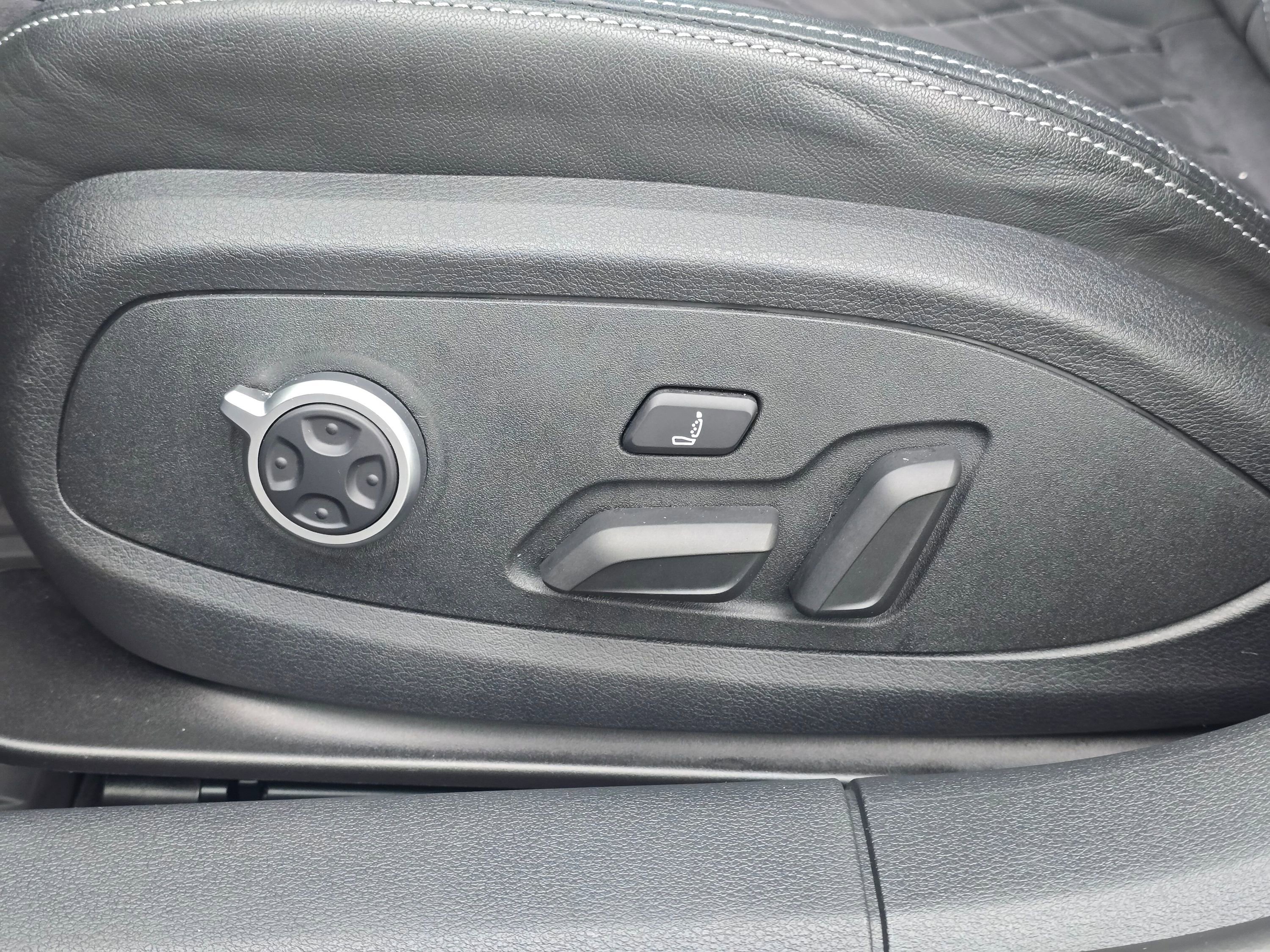 Used 2023 Audi S4 Premium Plus w/ Premium Plus Package image 39