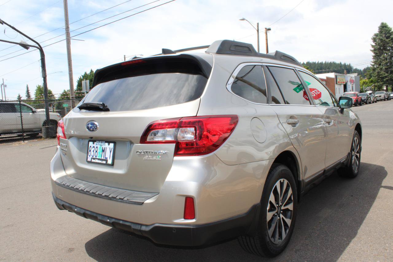 Used 2017 Subaru Outback 2.5i Limited AWD/4WD image 6