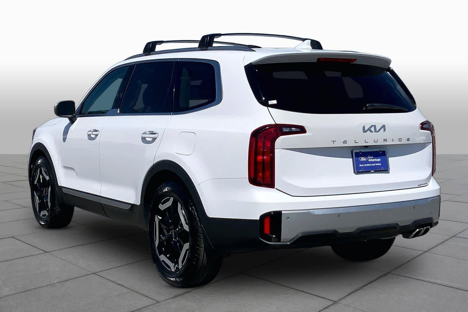 Used 2024 Kia Telluride S image 11