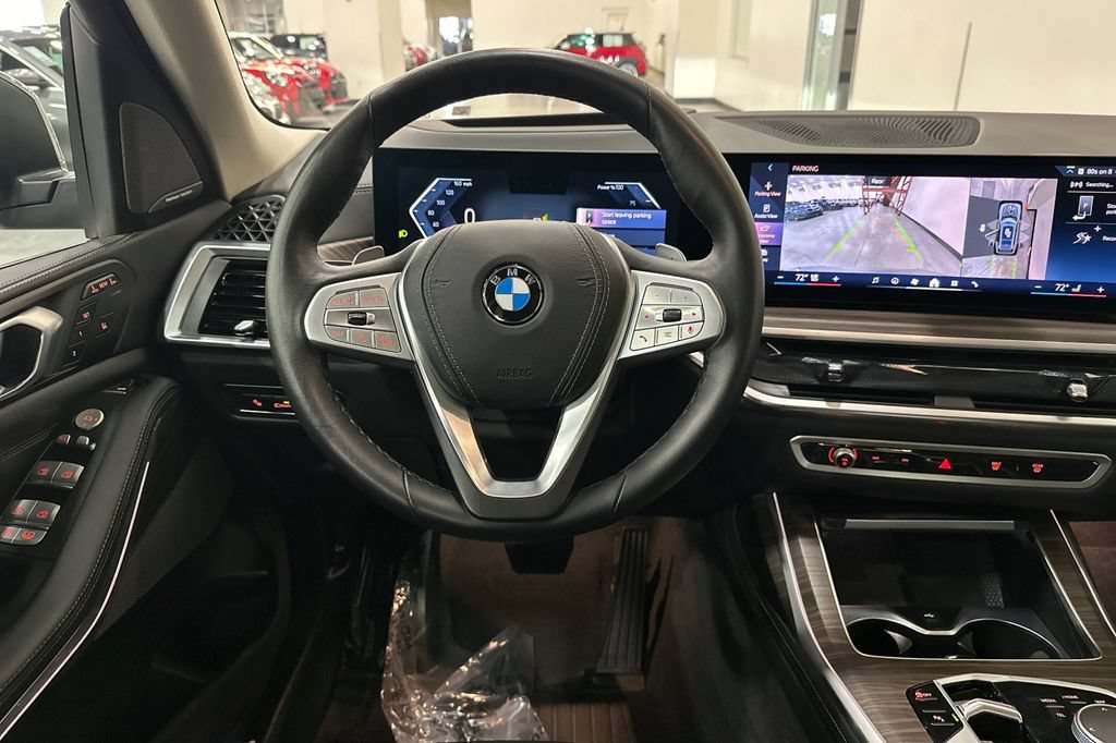 Used 2026 BMW X7 xDrive40i AWD/4WD image 16