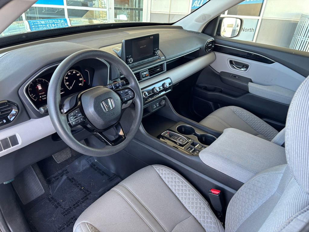 Used 2024 Honda Pilot LX image 9
