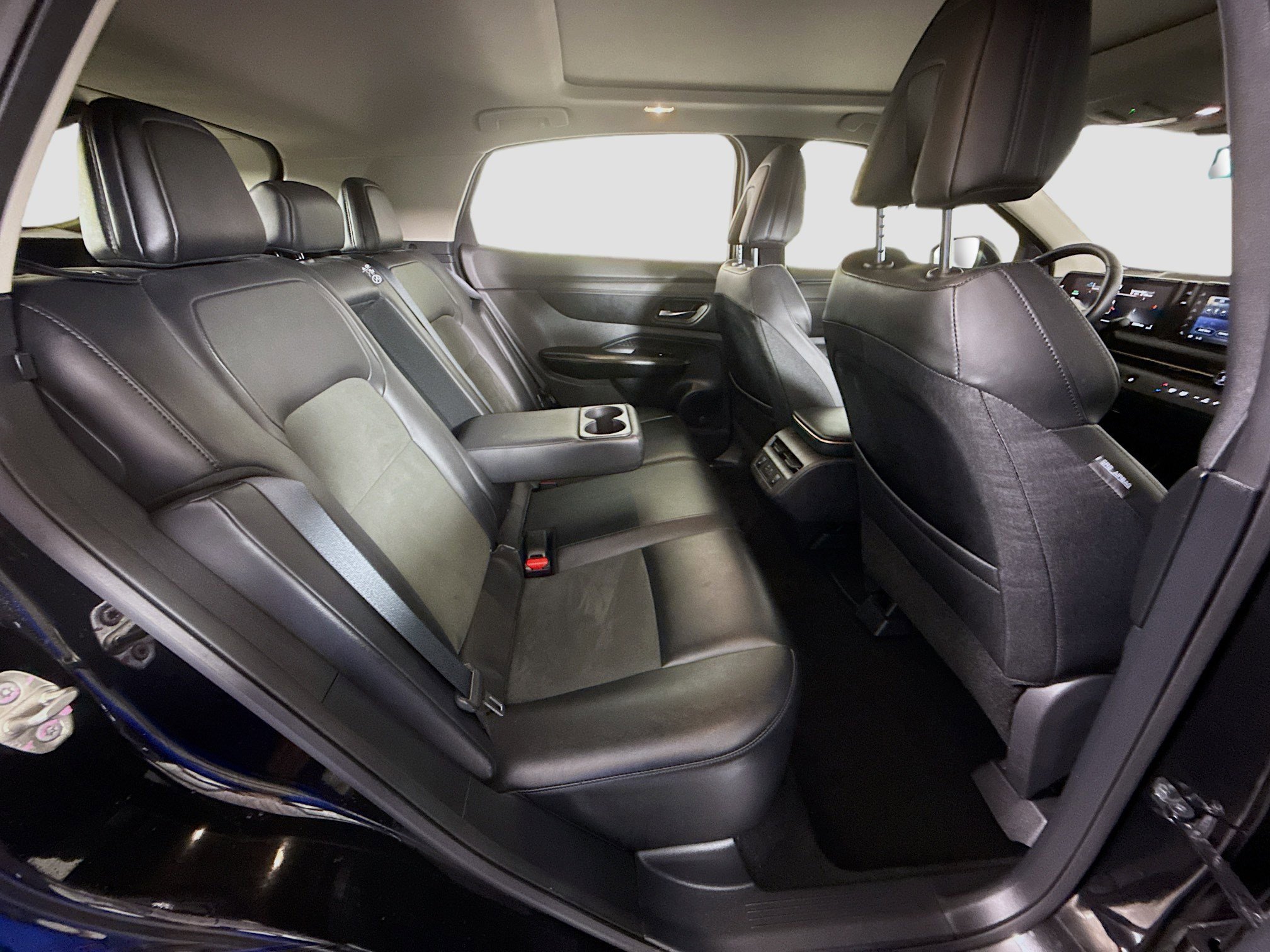 Used 2023 Nissan Ariya FWD image 27