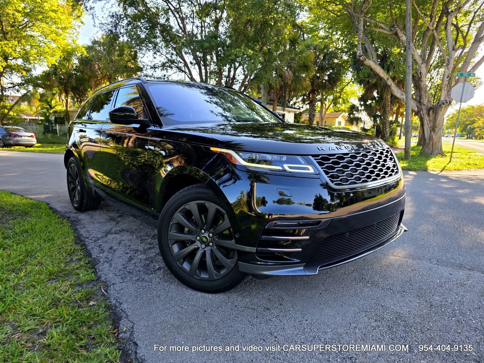 Used 2018 Land Rover Range Rover Velar R-Dynamic SE AWD/4WD image 16