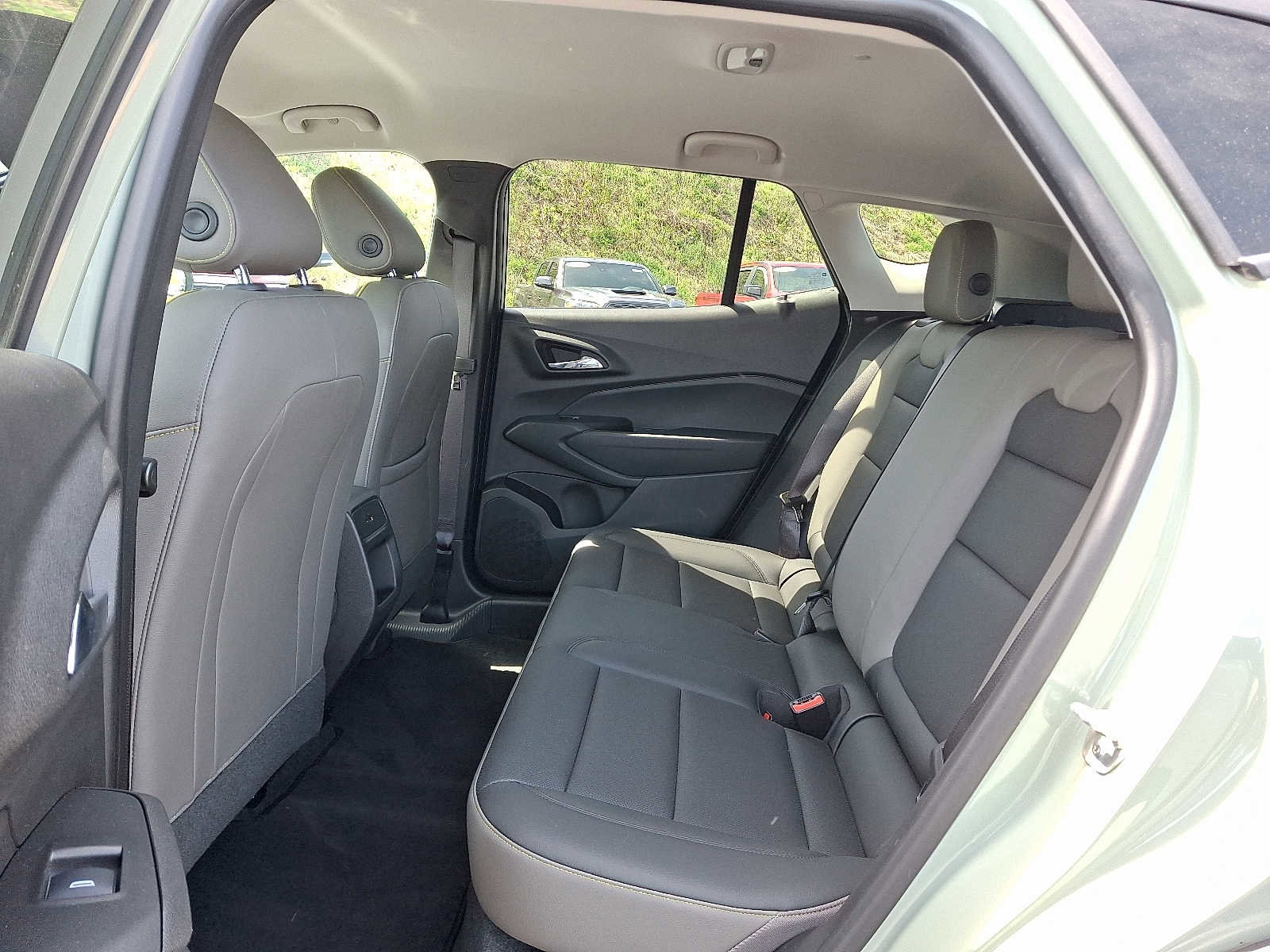 Used 2025 Chevrolet Trax ACTIV FWD image 11