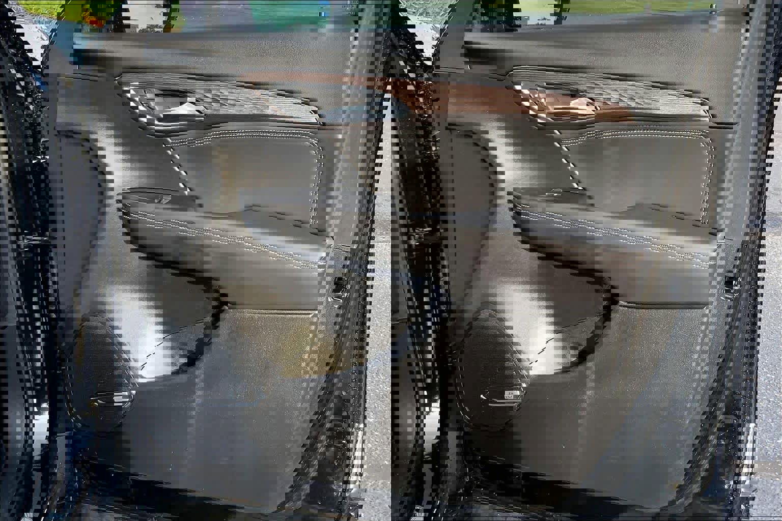 Used 2023 Buick Envision Avenir image 24