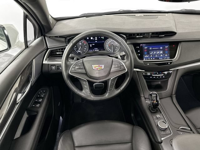 Used 2024 Cadillac XT5 Sportv w/ Technology Package AWD/4WD image 3